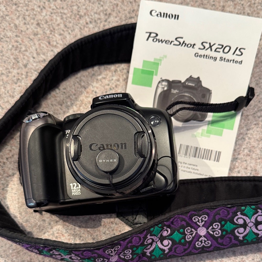 Canon PowerShot SX20 IS Black Digital Camera with Custom Strap